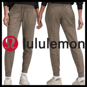 Lululemon Thread Dye Rover Black Warm Down Cotton Terry 7/8 Length Jogger (12)